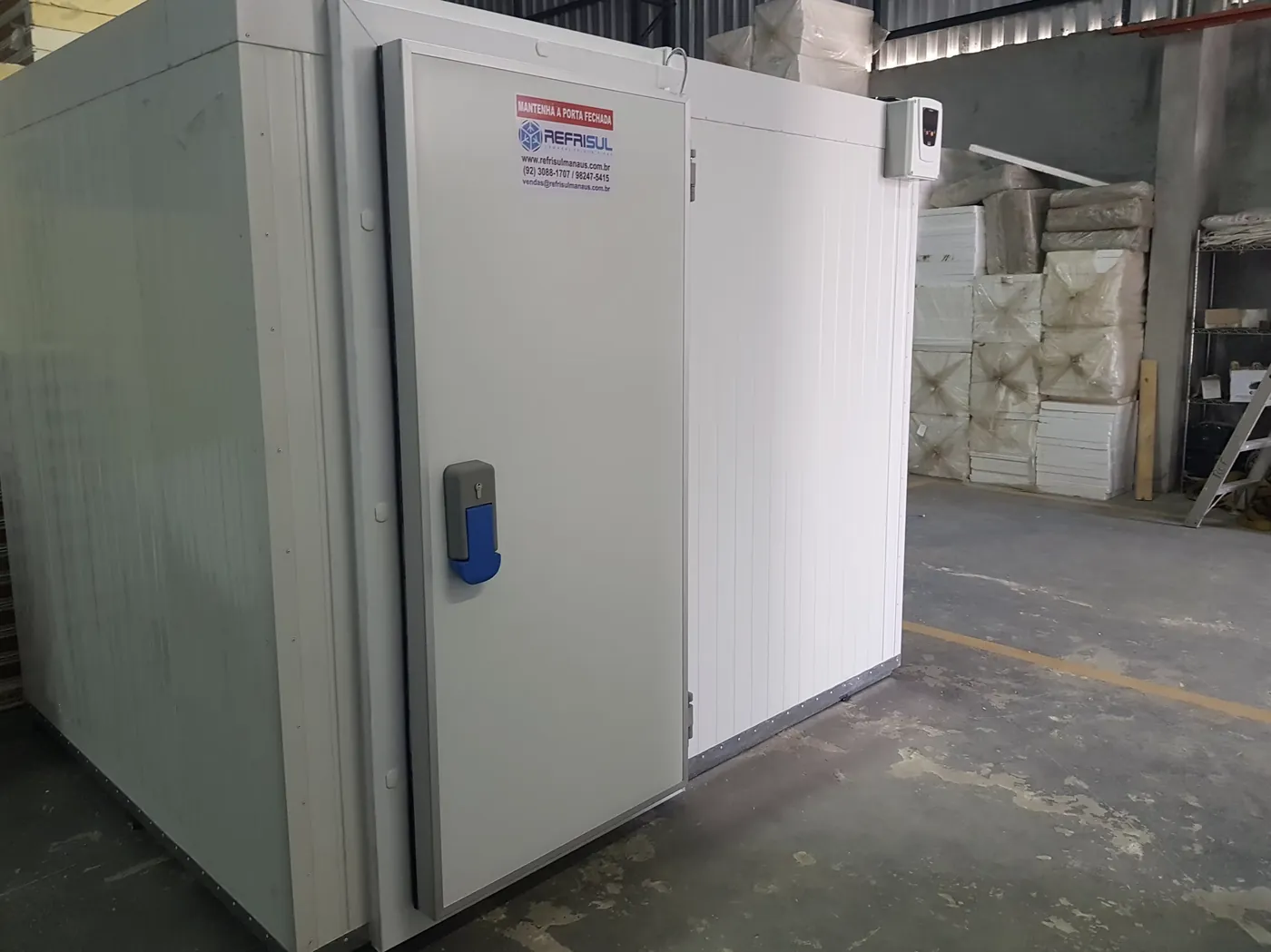 Câmara frigorífica em fabricação na Refrisul
